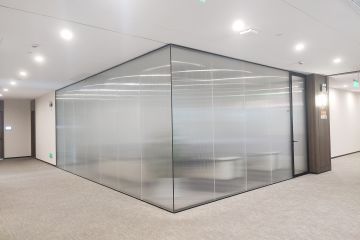 5種常見(jiàn)的辦公室隔斷設(shè)計(jì),美觀又實(shí)用-秉帝玻璃隔斷